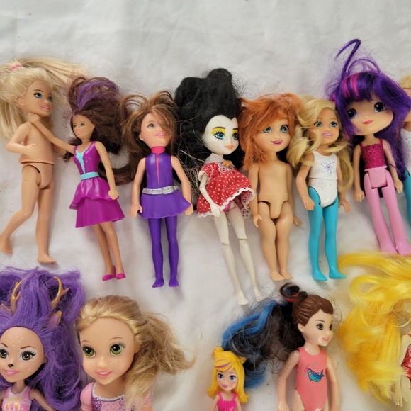 Mattel Barbie Lot of 16 Little Sister Dolls with Other Assorted Dolls - Picture 8 of 13